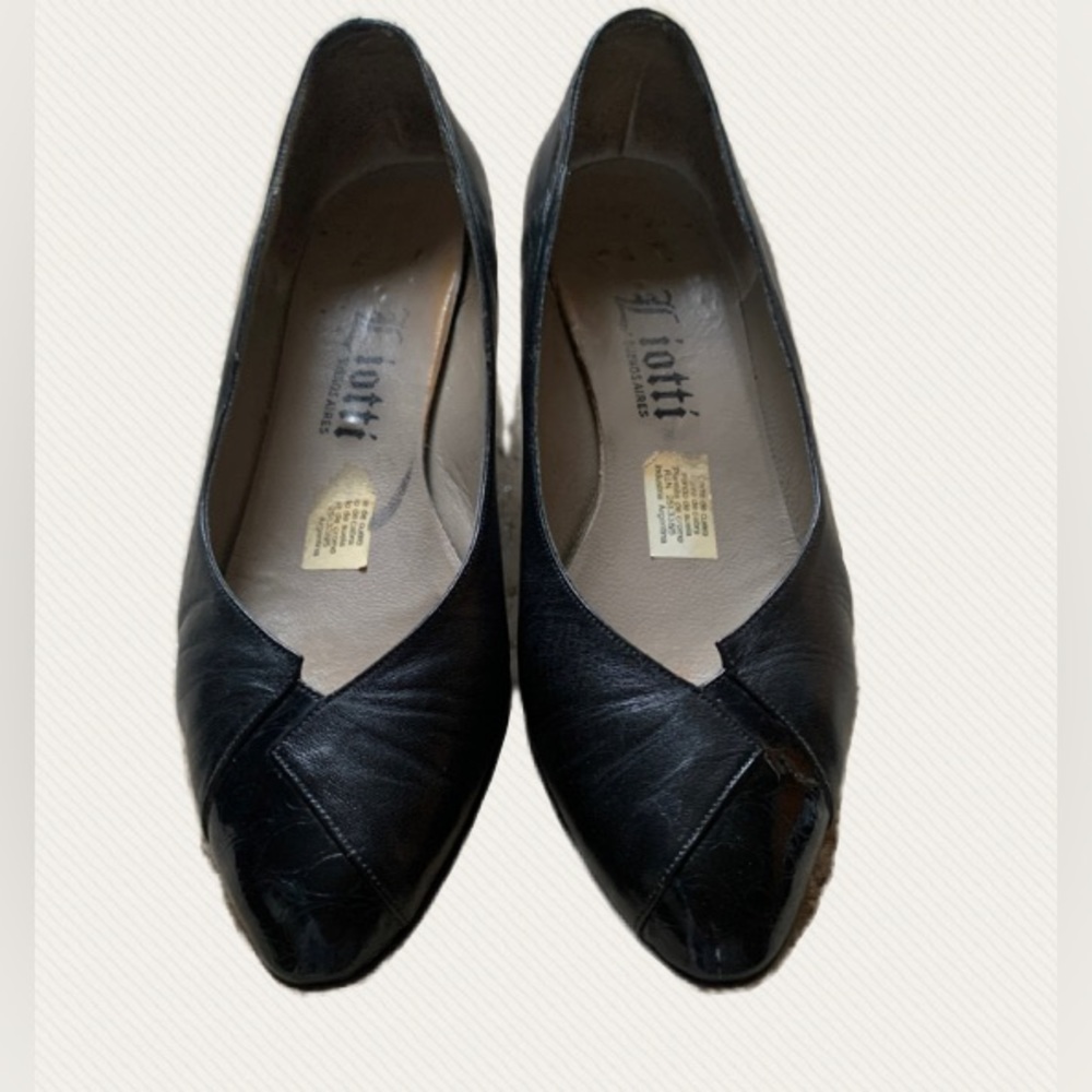 Women's heel shoes